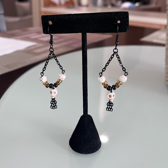 🖤💀Handmade Skull Earrings 💀🖤 - Picture 3 of 9